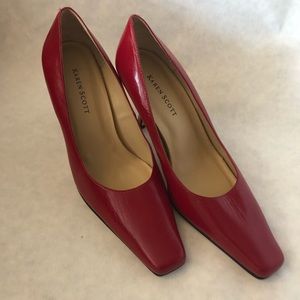 Karen Scott square toe heels